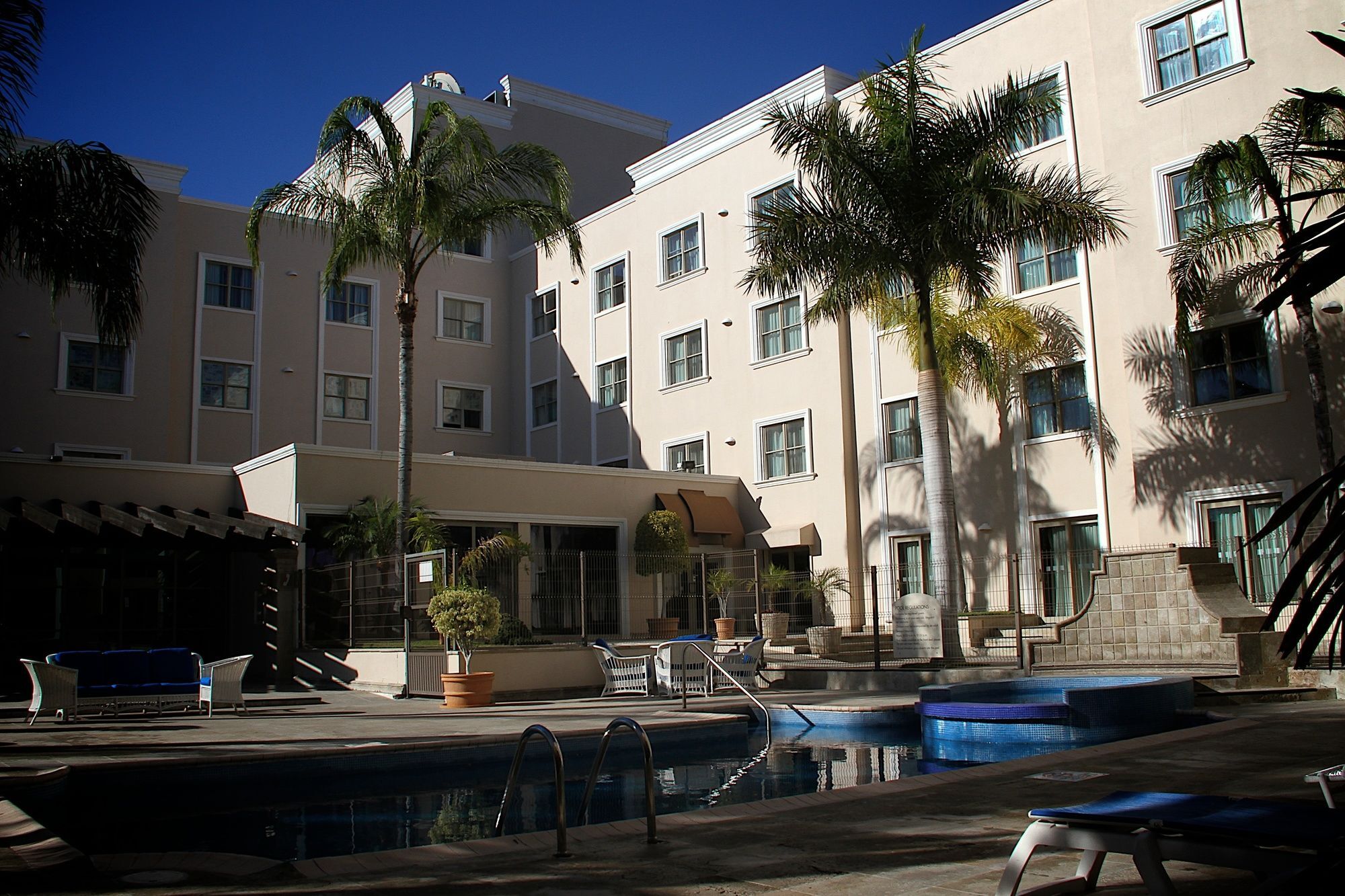 Holiday Inn Reynosa Zona Dorada Екстер'єр фото